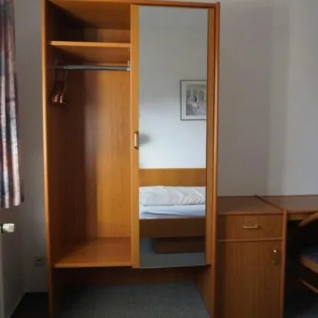 Burgstemmer M-hof Egbr بيت ضيافة *